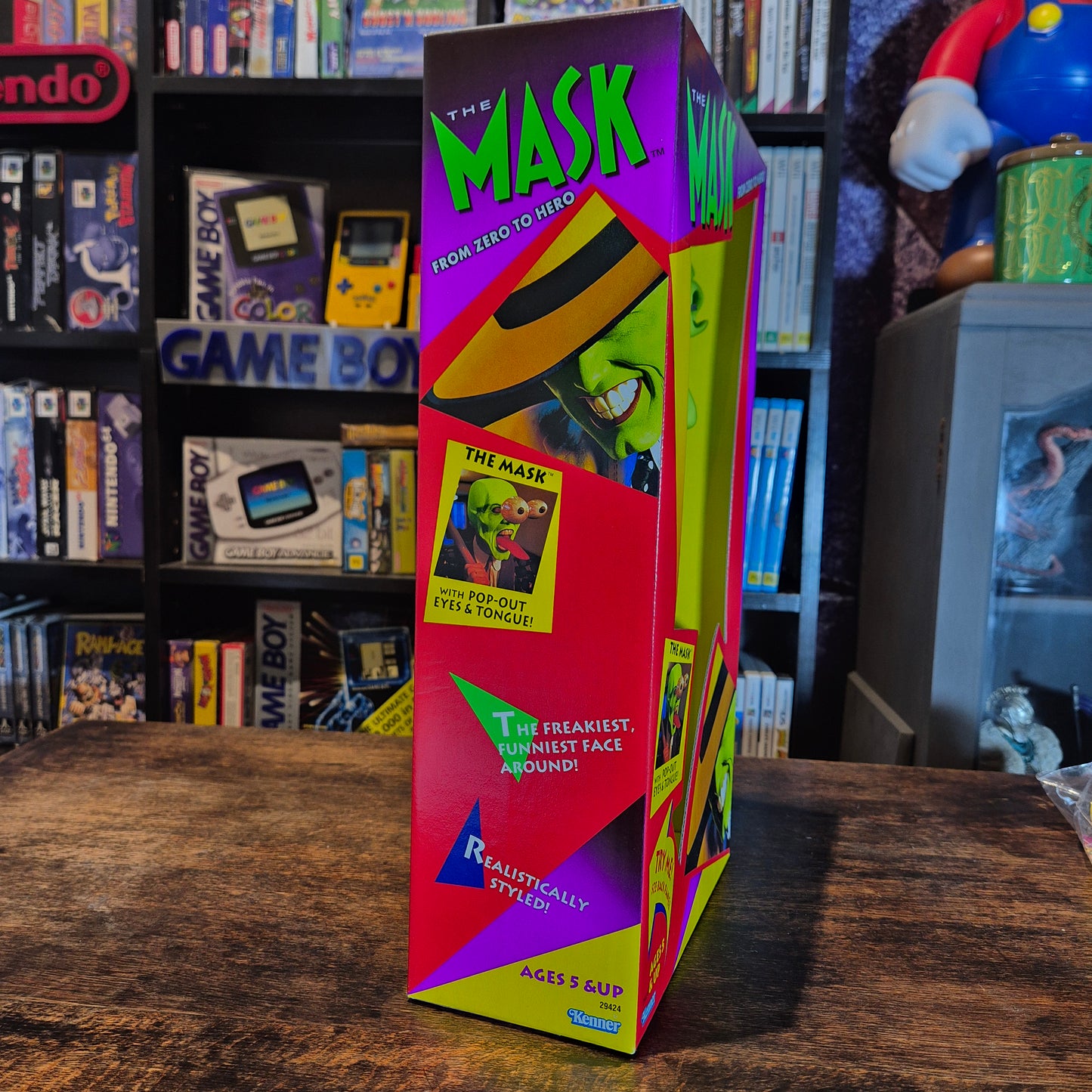 1995 The Mask Movie Pop Out Eyes And Tongue Toy - SEALED