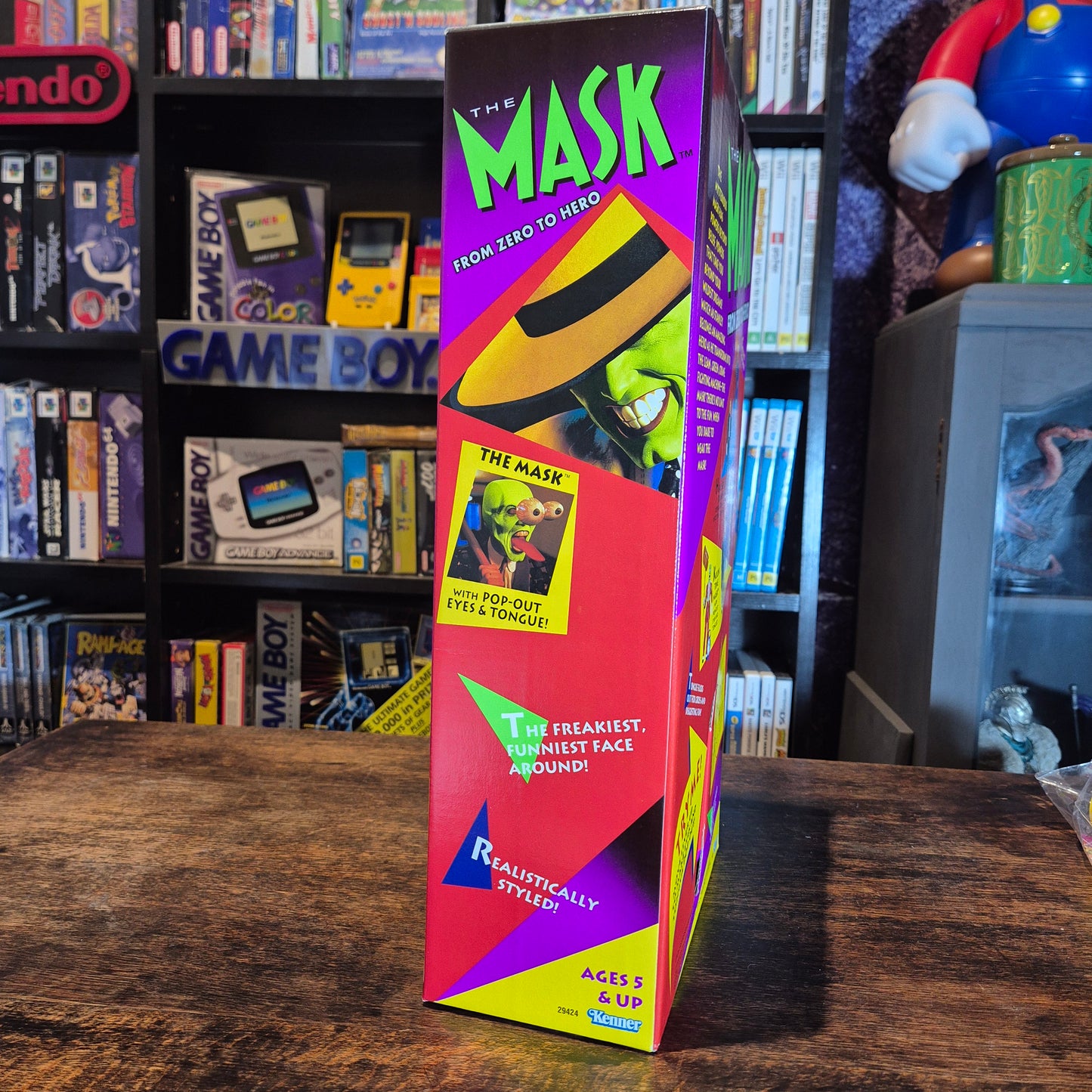 1995 The Mask Movie Pop Out Eyes And Tongue Toy - SEALED