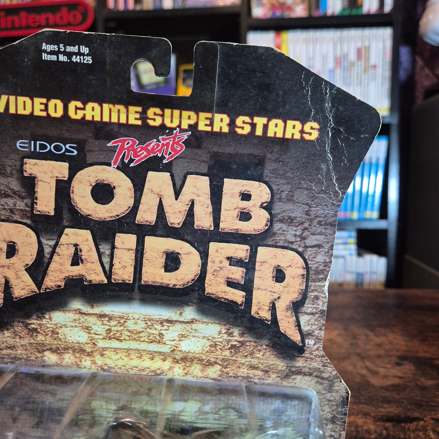 1997 Toy Biz Tomb Raider Video Game Superstars Lara Croft Figure - SEALED