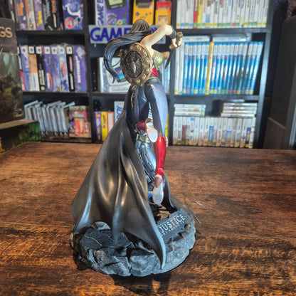 Injustice Gods Among Us Collector Edition Batman Vs. Wonder Woman Statue